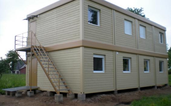 Containeranlage mit Holzfassade